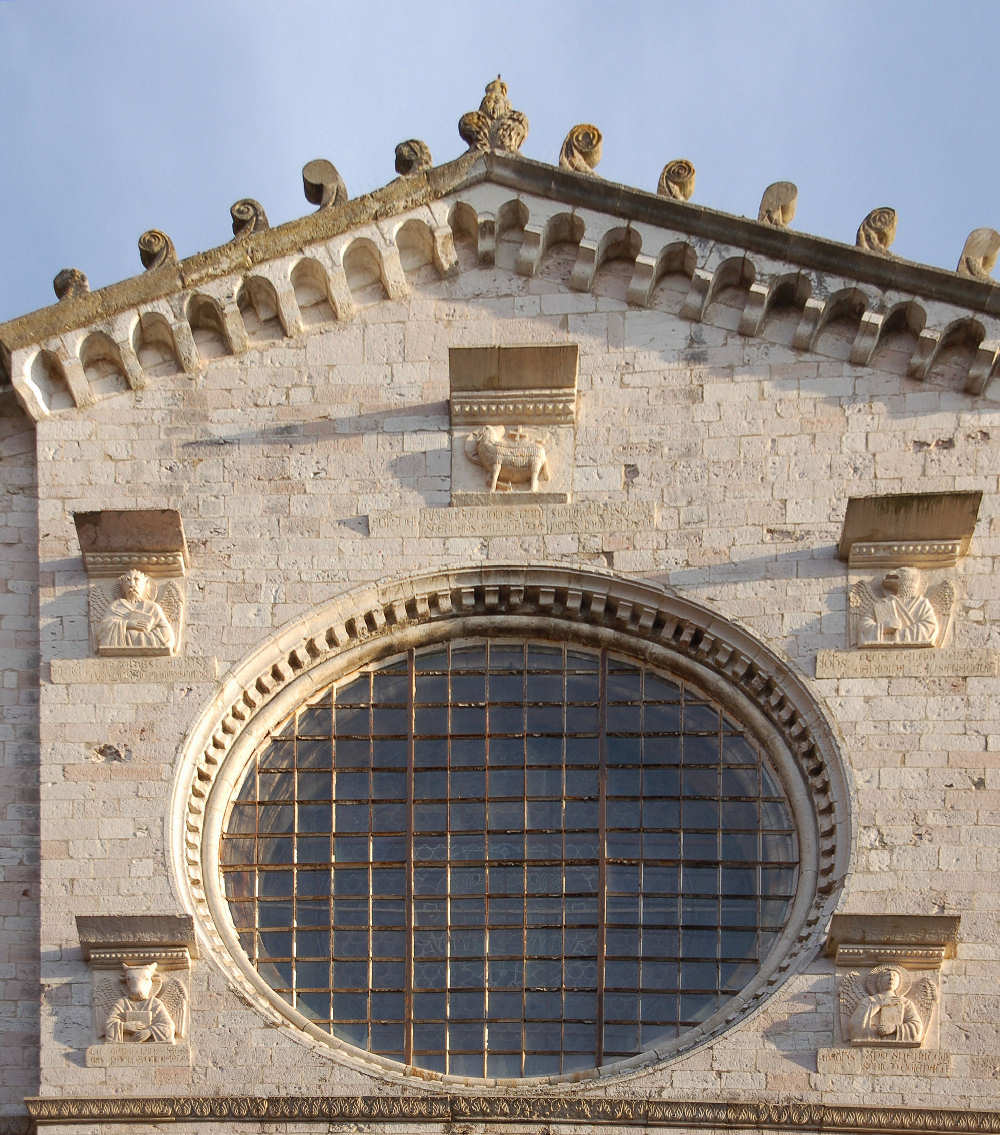 La Cattedrale Duomo di Gubbio. La facciata