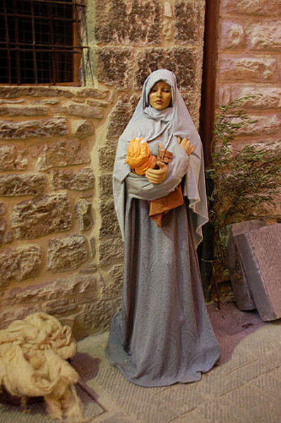 Il presepe del quartiere San Martino. Primi piani femminili