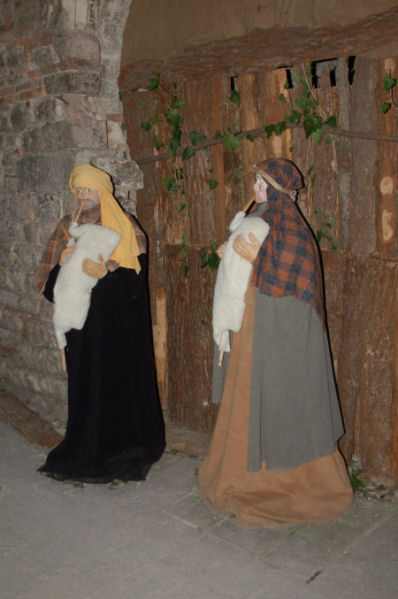 Il presepe del quartiere San Martino. Primi piani femminili